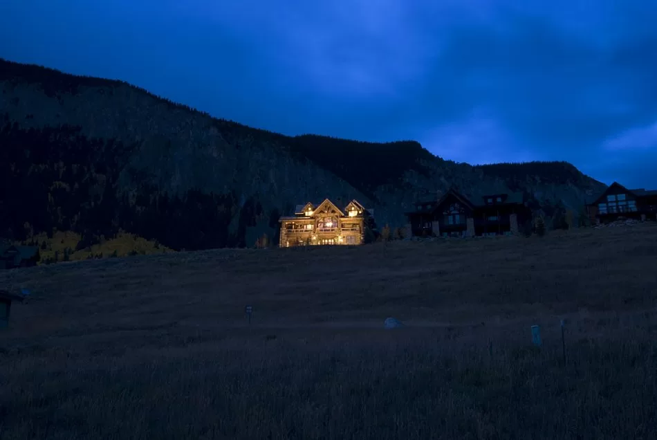 Grant Lake Custom Home — photograph 10